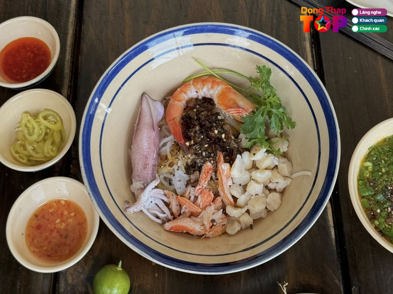 Banh-canh-ghe-ba-duyen-dongthaptoplist