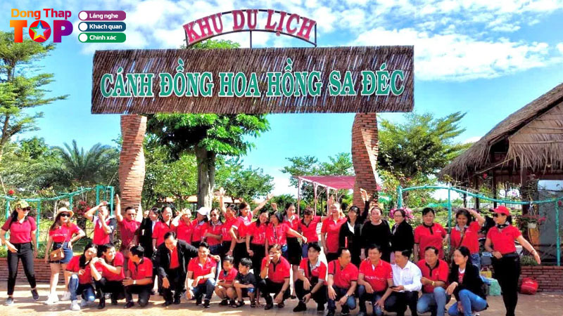 Hoa-kieng-du-lich-khach-san-nha-hang-canh-dong-hoa-hong-dongthaptoplist