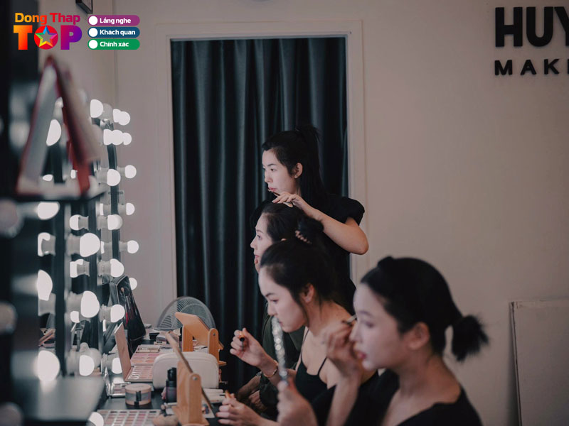 Huynh-thanh-makeup-academy-dongthaptoplist