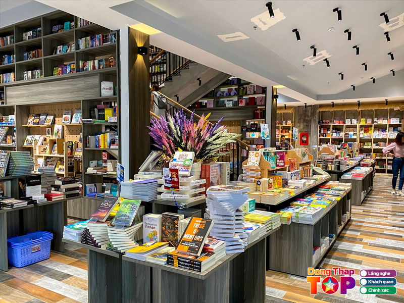 Nhung-dieu-ban-nen-can-nhac-truoc-khi-ghe-nha-sach-dongthaptoplist