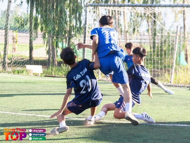 San-bong-da-co-nhan-tao-chi-tinh-dongthaptoplist