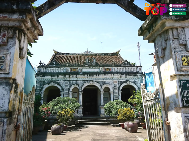 Nha-co-huynh-thuy-le-dongthaptoplist