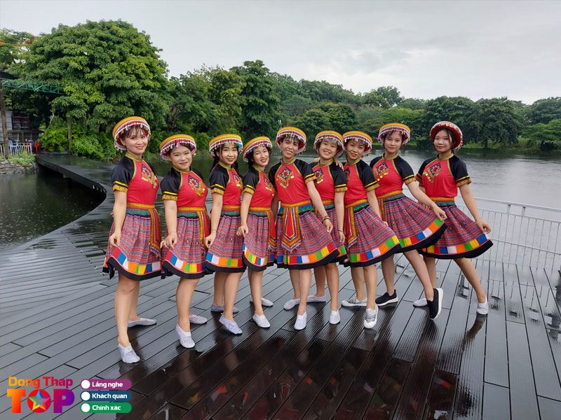 Trang-phuc-bieu-dien-suc-song-moi-dongthaptoplist