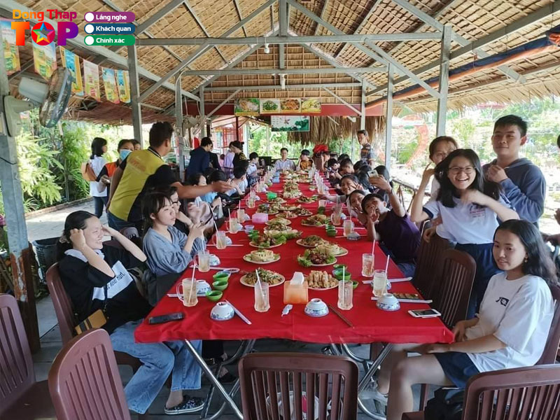 Trai-nghiem-am-thuc-mien-tay-tai-khu-du-lich-happy-land-hung-thy-dong-thap-dongthaptoplist